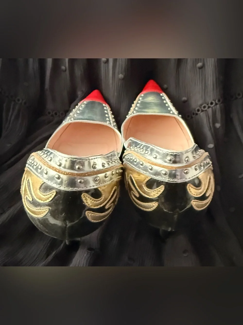 Kate Spade Silver Embossed Flames Heels Size 7.5